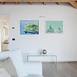 Daire White Attic - By Myhomeincomo Camnago Volta