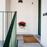 White Attic - By Myhomeincomo Daire Camnago Volta