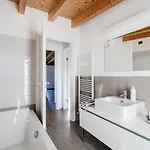 White Attic - By Myhomeincomo Camnago Volta