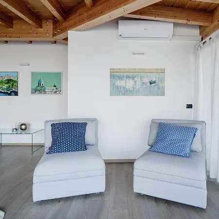 White Attic - By Myhomeincomo