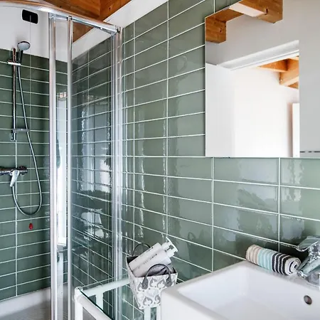 White Attic - By Myhomeincomo * Camnago Volta