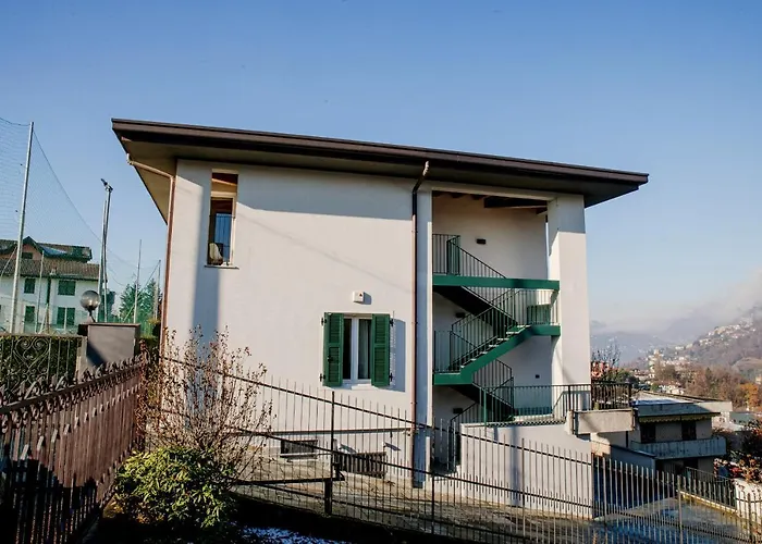 White Attic - By Myhomeincomo Camnago Volta