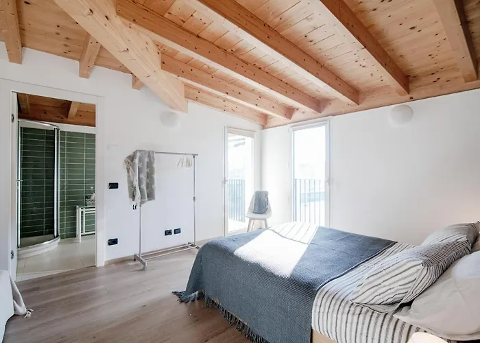 Апартаменты White Attic - By Myhomeincomo Camnago Volta