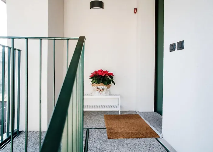 White Attic - By Myhomeincomo Апартаменты Camnago Volta