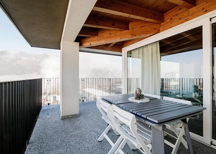 Апартаменты White Attic - By Myhomeincomo