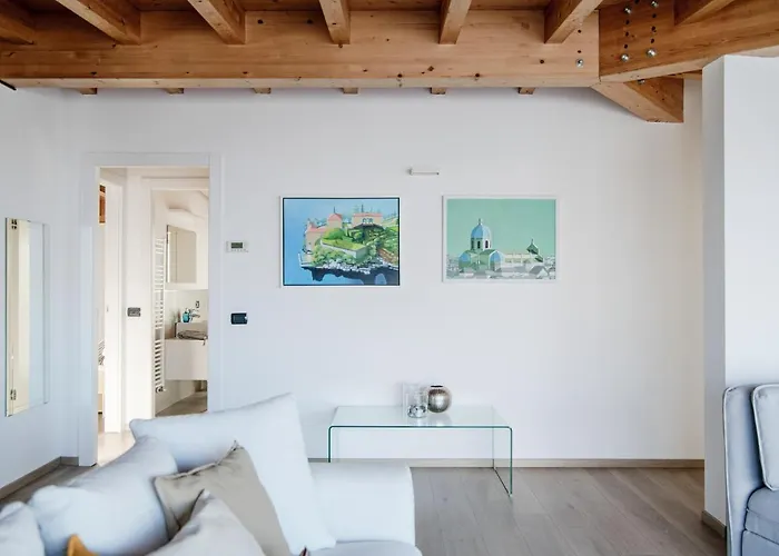 White Attic - By Myhomeincomo Апартаменты Camnago Volta