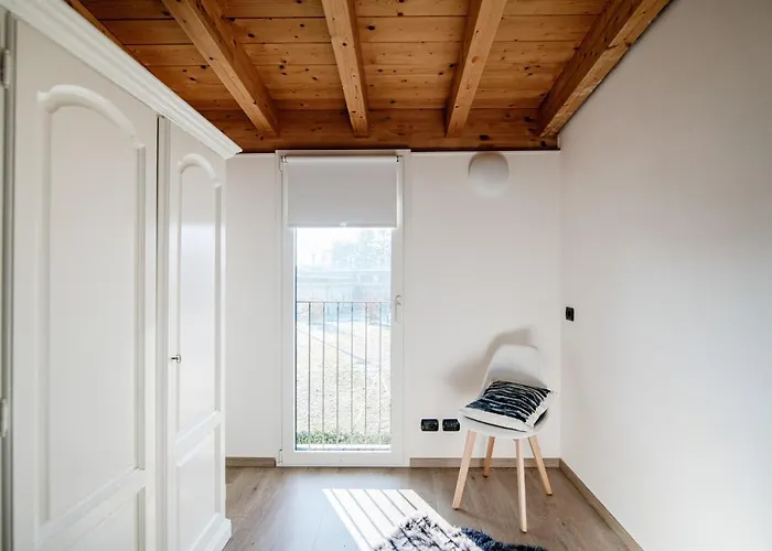 White Attic - By Myhomeincomo