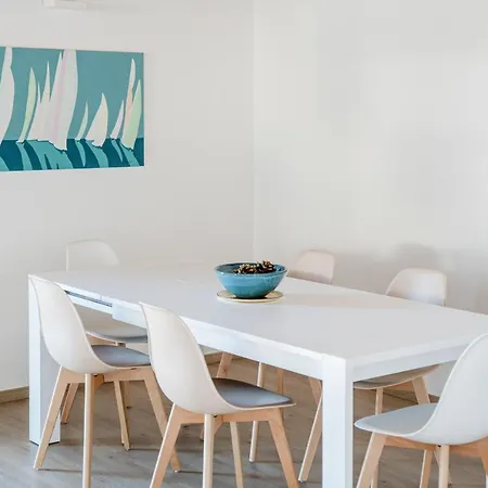 White Attic - By Myhomeincomo * Camnago Volta