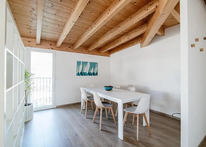 Apartamento White Attic - By Myhomeincomo Camnago Volta